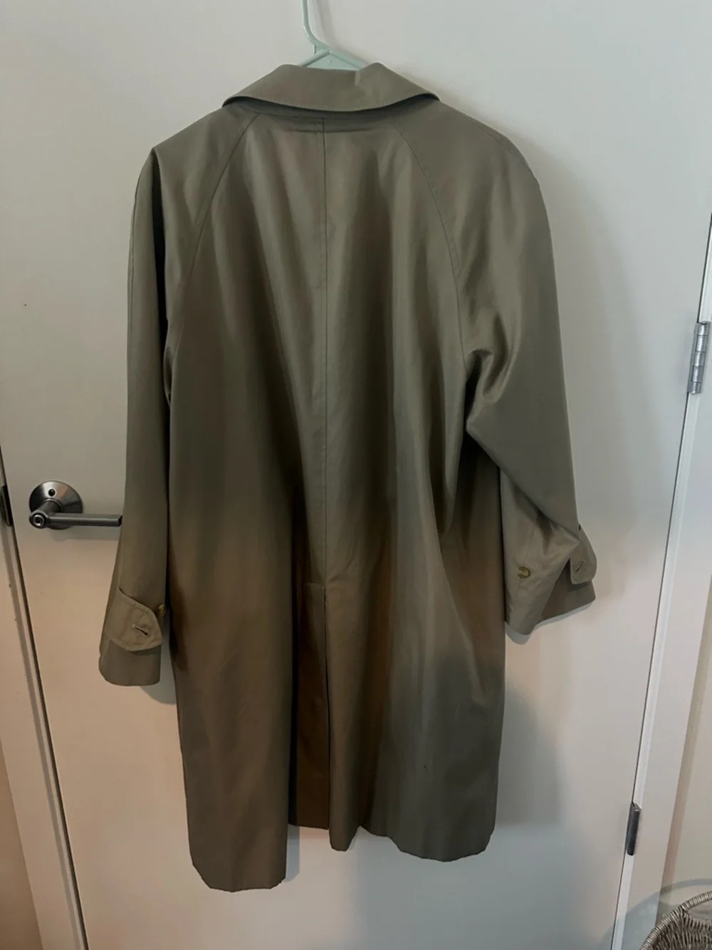 Vintage Burberry Trench Coat with Classic Check Lining - Picture 3 of 5